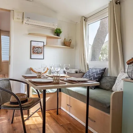 Tia Polly & Indiana Jones & Yoko Ono Hébergement de vacances L' Escala