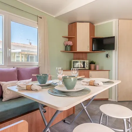 Tia Polly & Indiana Jones & Yoko Ono Hébergement de vacances